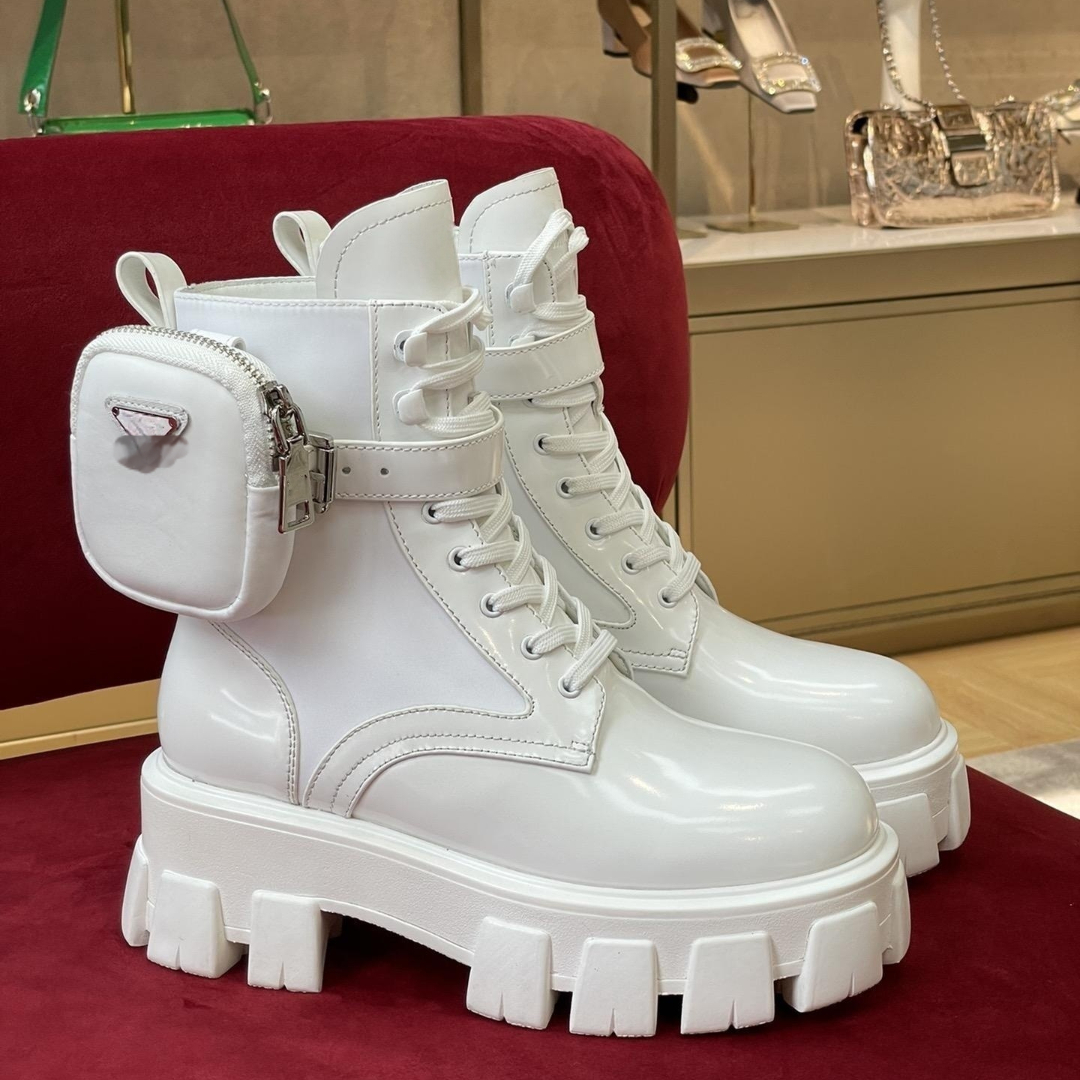 Luxury Martin Boots British Style P Casual Platform Motorcykel Ankelstövlar med liten hängande påse dekoration