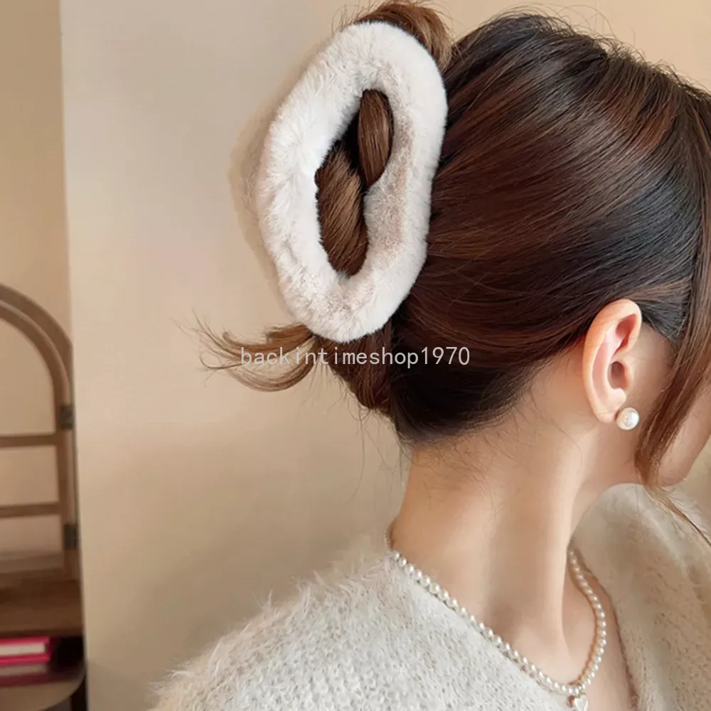 Faux Fur Hair Claw Cloud-Shaped Fluffy Hair Clip Solid Color Plush Ponytail Clip Hairpin Autumn Winter Headwear Hair Accessories
