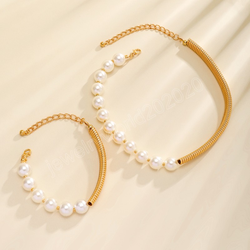 Perle d'imitazione asimmetriche di perle e collana girocollo corta piegata le donne Collo alla moda con colletto 2023 Accessori gioielli di moda