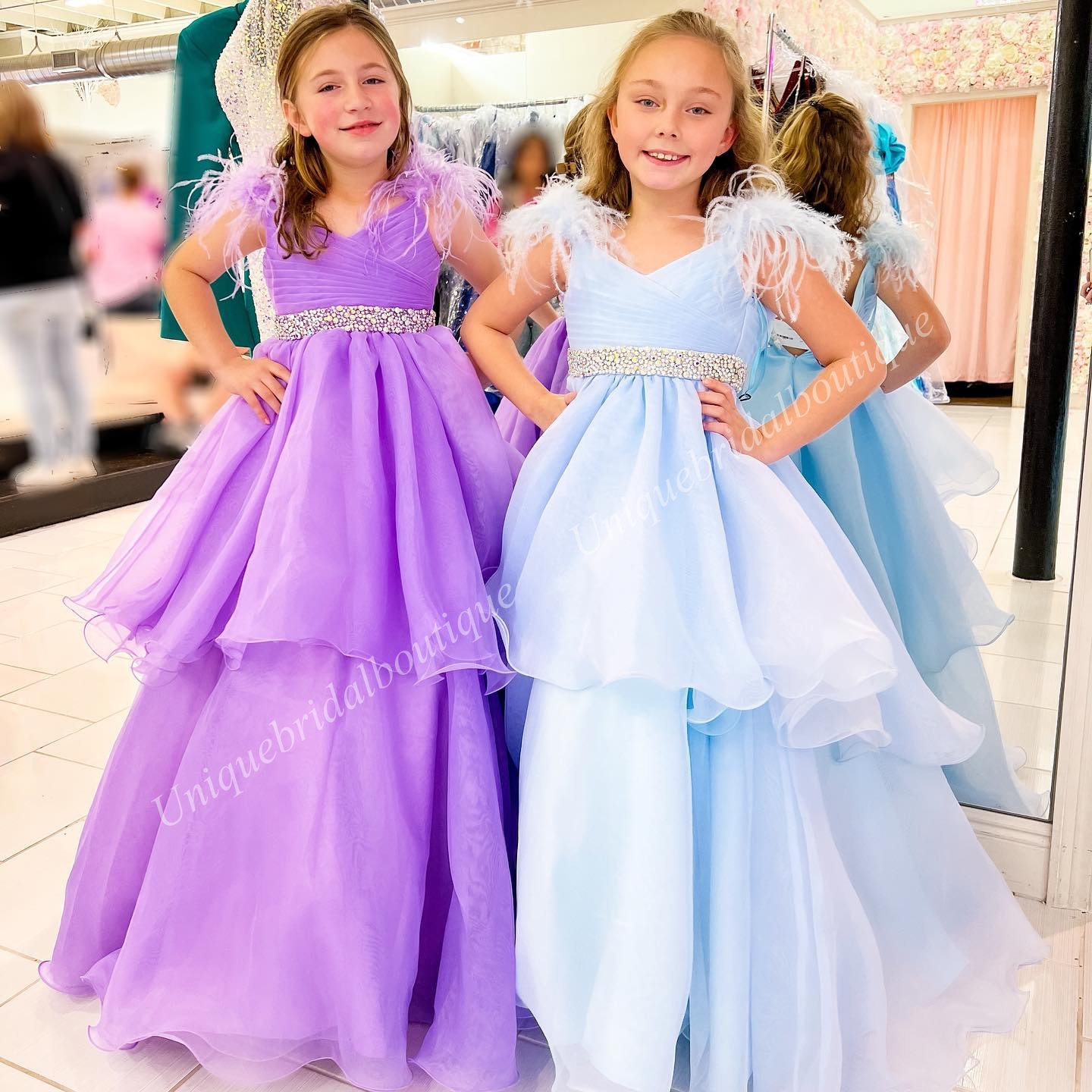 Ледяно-голубое праздничное платье для девочек 2024 года с кристаллами и перьями из органзы для маленьких детей, торжественное вечернее платье на день рождения для малышей-подростков, крошечная юная младшая мисс, многослойная юбка для детей