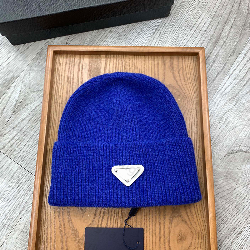 Winter Knitted Hat Beanie Cap Designer Skull Caps for Man Woman Triangular Sign Hats 5 Color Classic Luxury Letter