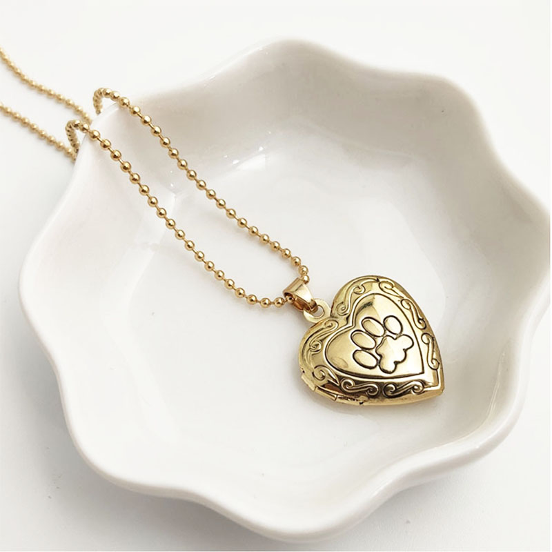 Everfast Graved Paw Print Heart Locket Copper Pendant Photo Frame Charm Rostfritt stål Pärlor Kedja Halsband Kvinnor Män Familjminnesmycken gåva