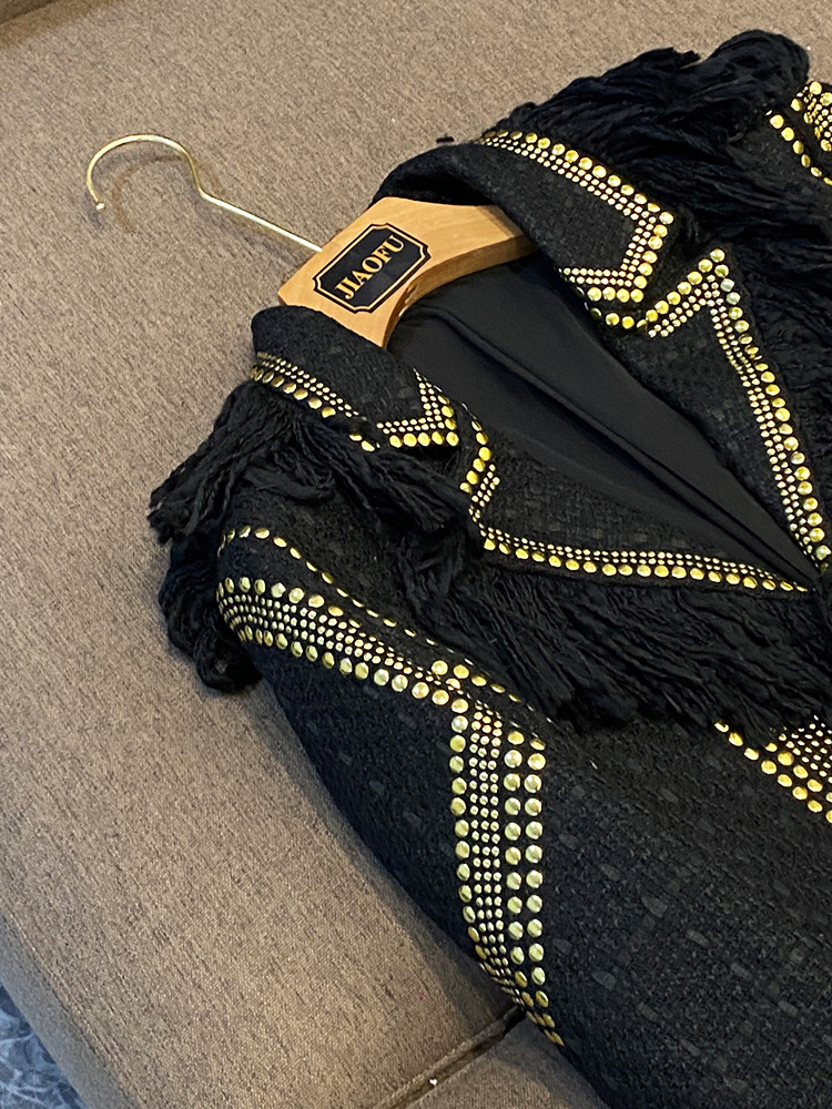 2023 Autumn Black Contrast Color Tassel Paneled Tweed Jackel långärmad hakad-Lapel Classic Outwear Coats O3O072586