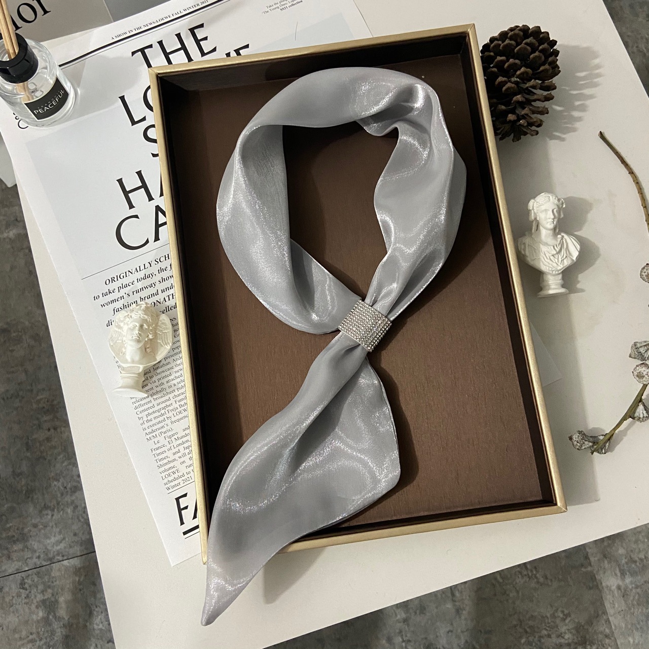 Soie Satin carré Foulard femmes solide Foulard châle Hijab femme cheveux main Wirst Foulard Bandana tête cravate Echarpe nouveau