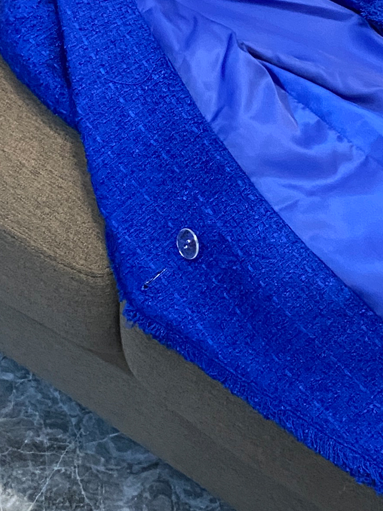 2023秋の青い固体カラーパネルタッセルツイードブレザー長袖のノッチレーペルボタンダブルブレストアウトウェアコートO3O072542