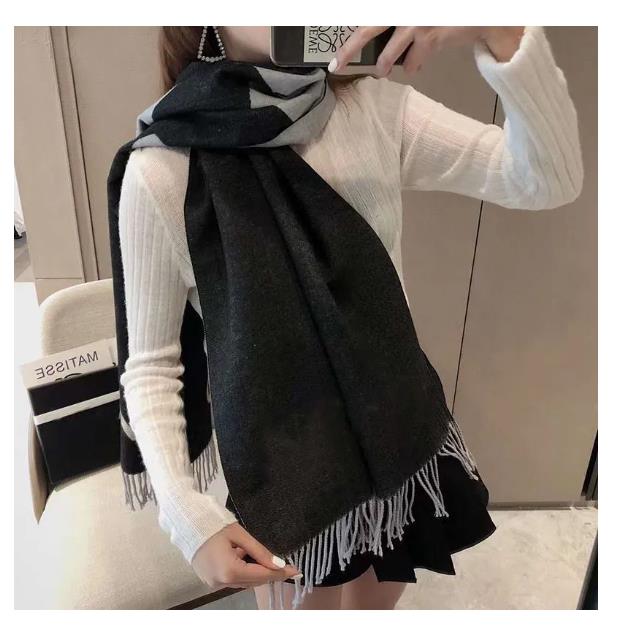 Designer winter Poncho Shawl Cashmere C Scarf for Women Men Fashion Soft Letter Pashmina Wraps Thick Warm Female Blanket gift