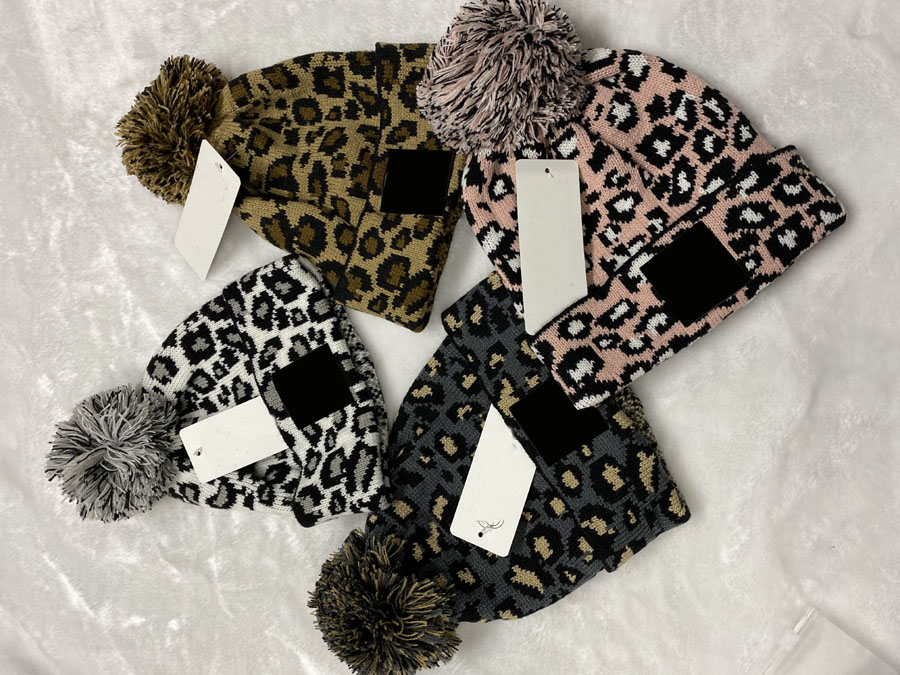 10st Vinter Woman Hats Man Travel Boy Fashion Vuxen Beanies Skallies Chapeu Caps Cotton Ski Cap Girle Gray Hat Håll varm intensifiering svart leopardtryck