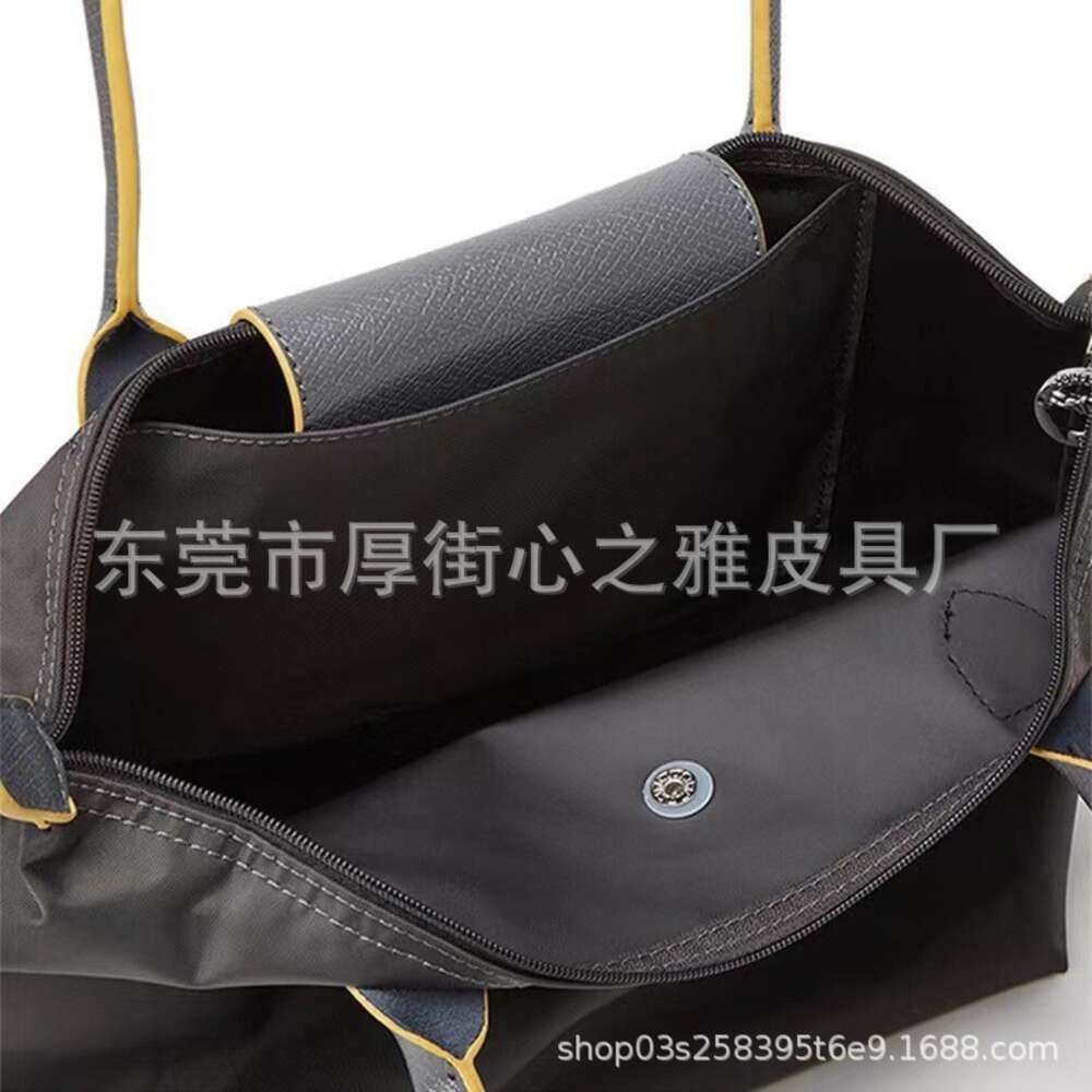 Wysoka wersja 70. rocznica jedno ramię Longxiang Dumpling Bun haft haft wodoodporne ręczne worki na dużą pojemność