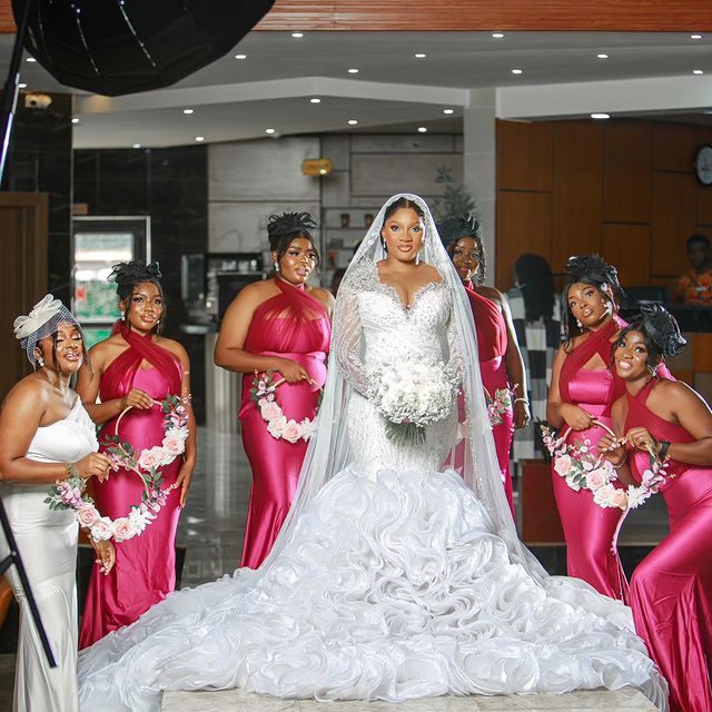 2023 ottobre arabo Aso Ebi Plus Size sirena bianca abito da sposa di lusso con perline cristalli abiti da sposa in pizzo Abiti ZJ404