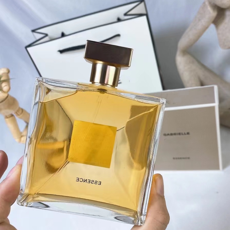 女性のための新しい香水Esence for Women Eau de Parfum Spray 3.4 fl。オズ。 / 100ml Parfums de Luxury Designer