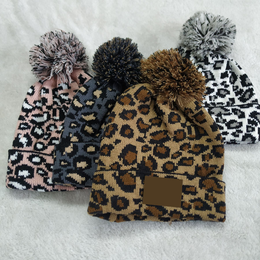 1 pz Inverno i donna Cappelli di Natale uomo Viaggi Moda adulto Berretti Skullies Chapeu Berretti in cotone Berretto da sci ragazza cappello grigio mantieni caldo intensificazione Stampa leopardata