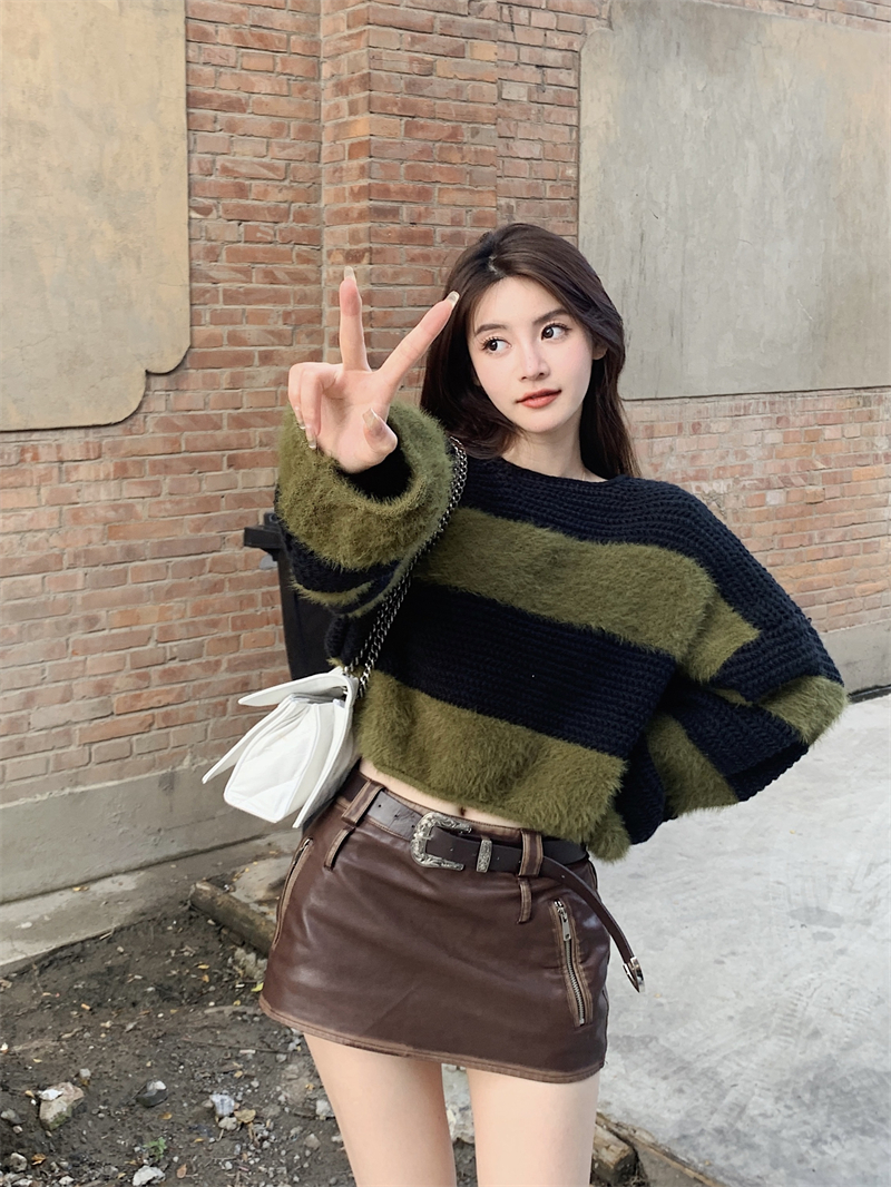 Autumn New Women's Slash Neck Sticked Mohair Wool Patched Stripe Pattern tröja toppar korta hoppare