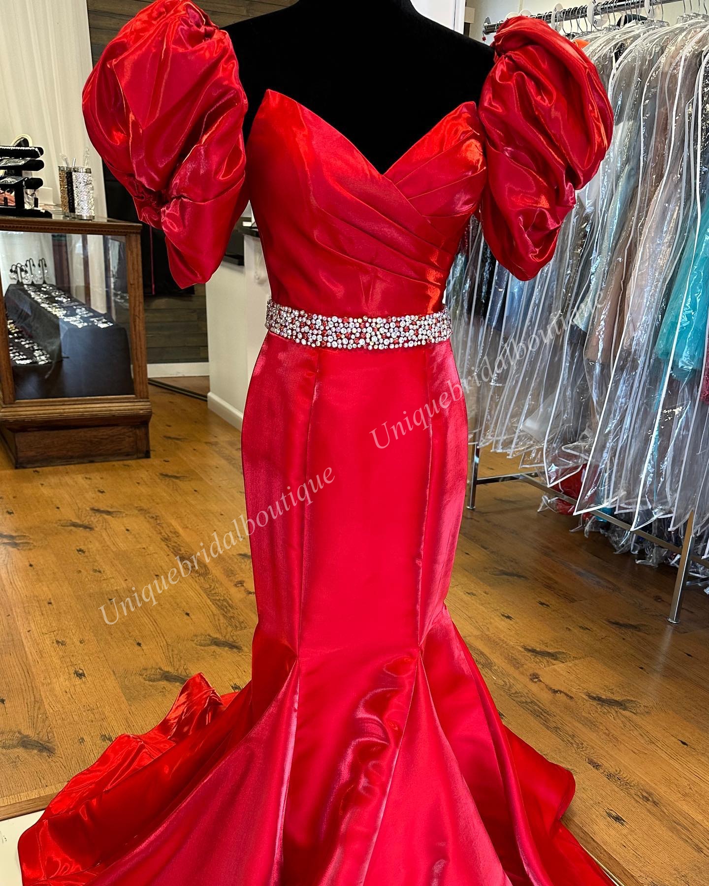 Formelles Abendkleid aus schimmerndem Satin, 2k24, Puffärmel, Meerjungfrau, für Damen, Festzug, Abschlussball, Cocktailparty, Saudi-Arabien, roter Teppich, Laufsteg, Drama, schwarze Krawatte, Kristall, heißes Rosarot