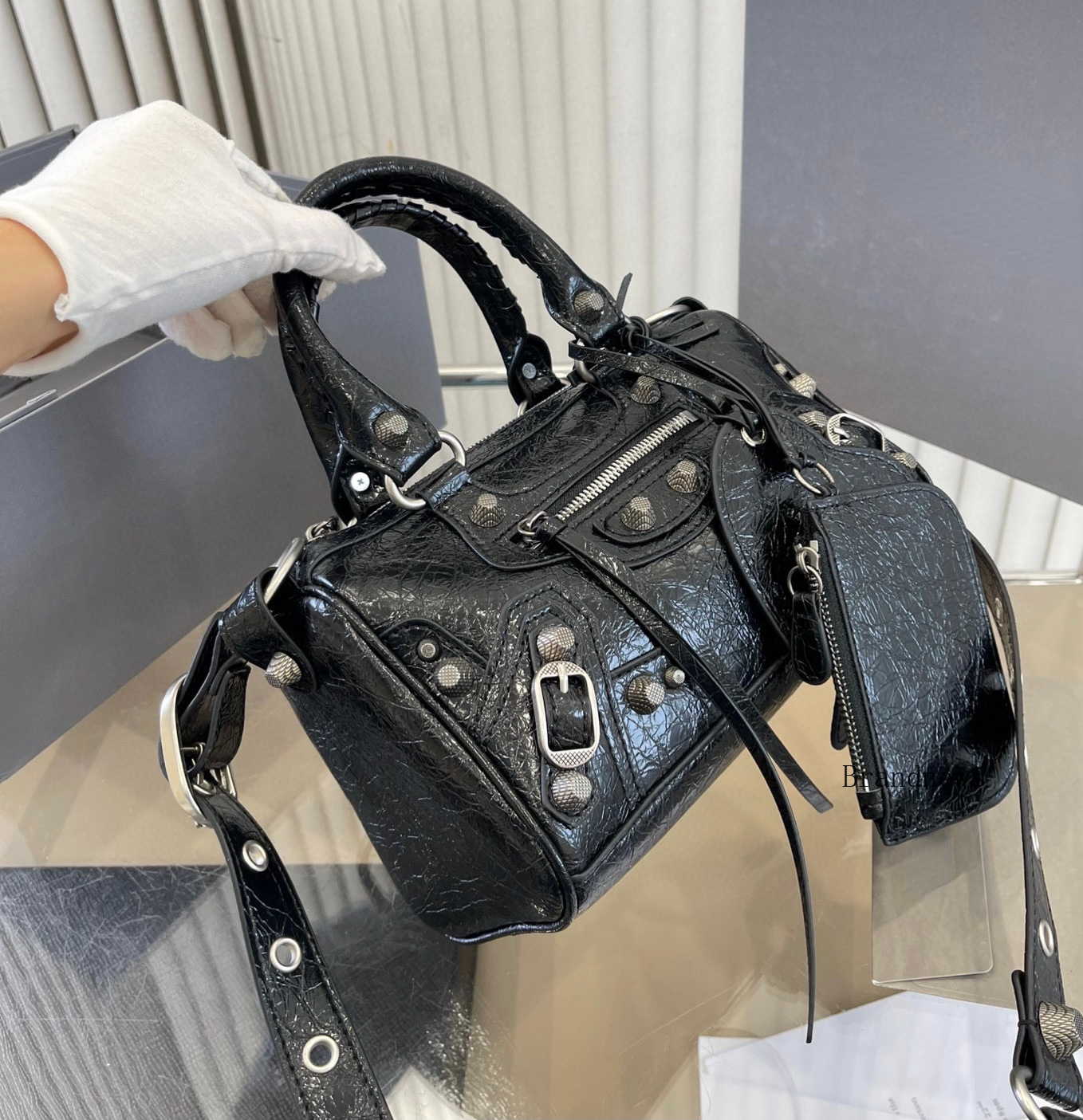 Genuine Leather Motorcycle Bag Women Fashion Shoulder Crossbody Bags Explosion Crack Design Rivets Totes Purses And Handbags Girl Cool Handbag Heart Mirror 2500