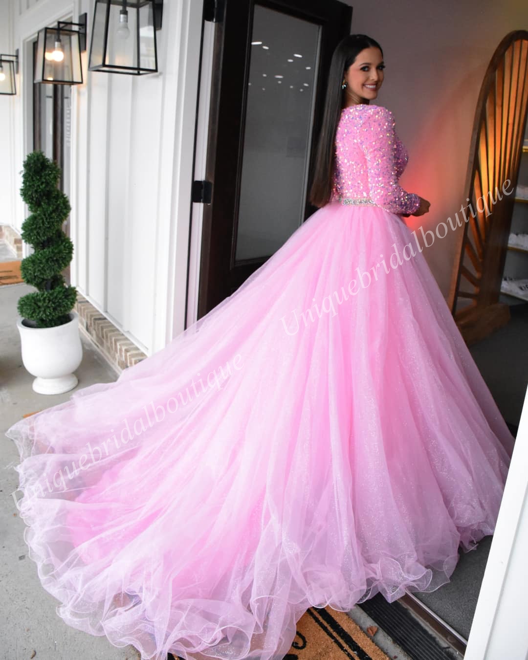 Glitter Tulle Formal Evening Dress 2k24 Long Sleeves Deep V-Neck Sparkle Lady Pageant Prom Cocktail Party Gown Saudi Arabia Red Carpet Runway Drama Black-Tie Mother