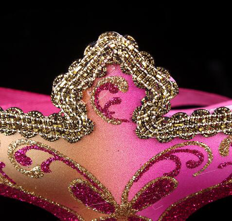 Masques de fête à moitié face femme Venetian Theatre Makeup Ball Ball Lace Masquerade Mask With Bells Mardi Gras Party Ball Halloween Nouvel An Noël Costume de masque de Noël de Noël