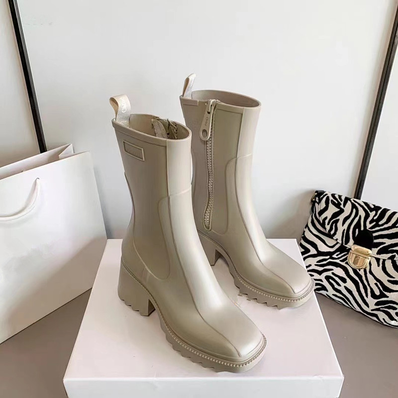 2023 Designer Ladies Riding Boots Vintage Style Square Headed Thick Heel Side Zipper Waterproof High Heel Boots All Seasons Versatile Fashion Women's Shoes