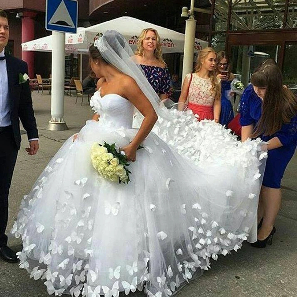 Branco querida borboleta decalque vestidos de casamento até o chão tribunal trem tule zíper feito sob encomenda vestido de noiva 01