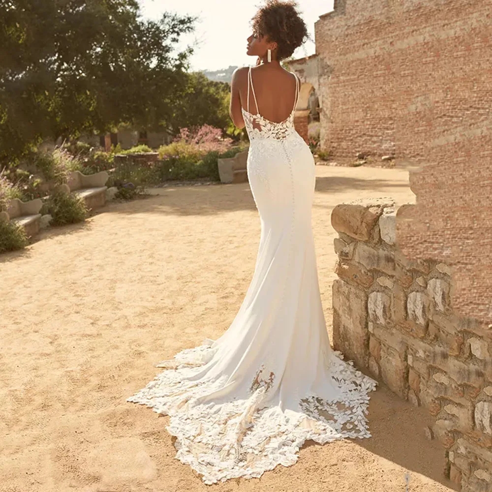 Spaghetti Straps V-Neck Wedding Dress Lace Appliques Beach Mermaid Bride Gown Backless Button Train Vestidos De Novia