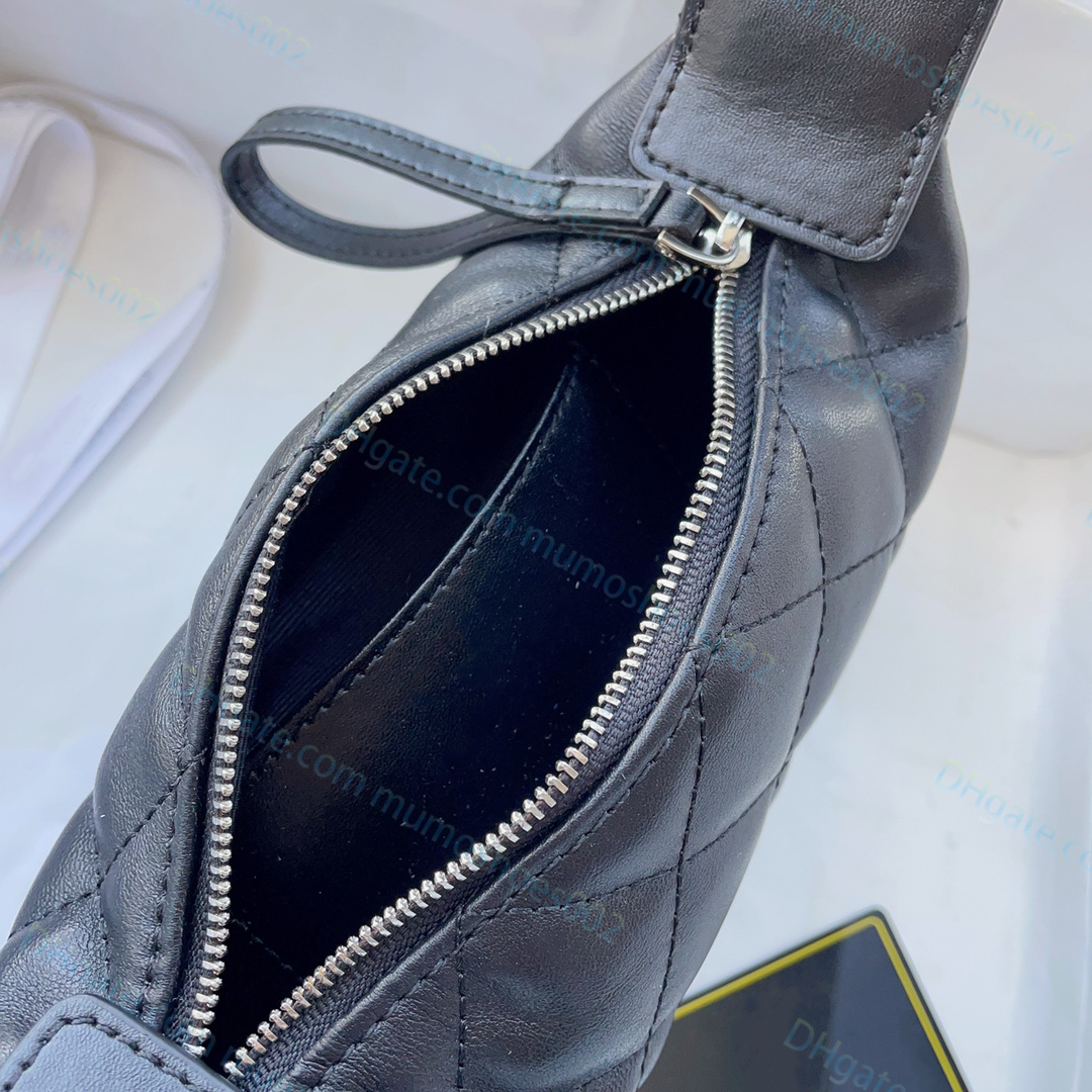 Luxury Wrist bag Designer Shoulder Bags Fashion Cattlehide Handbags Vintage Underarm Package Elegant Cross Body Cattlehide Socialite Totes 23C pouch