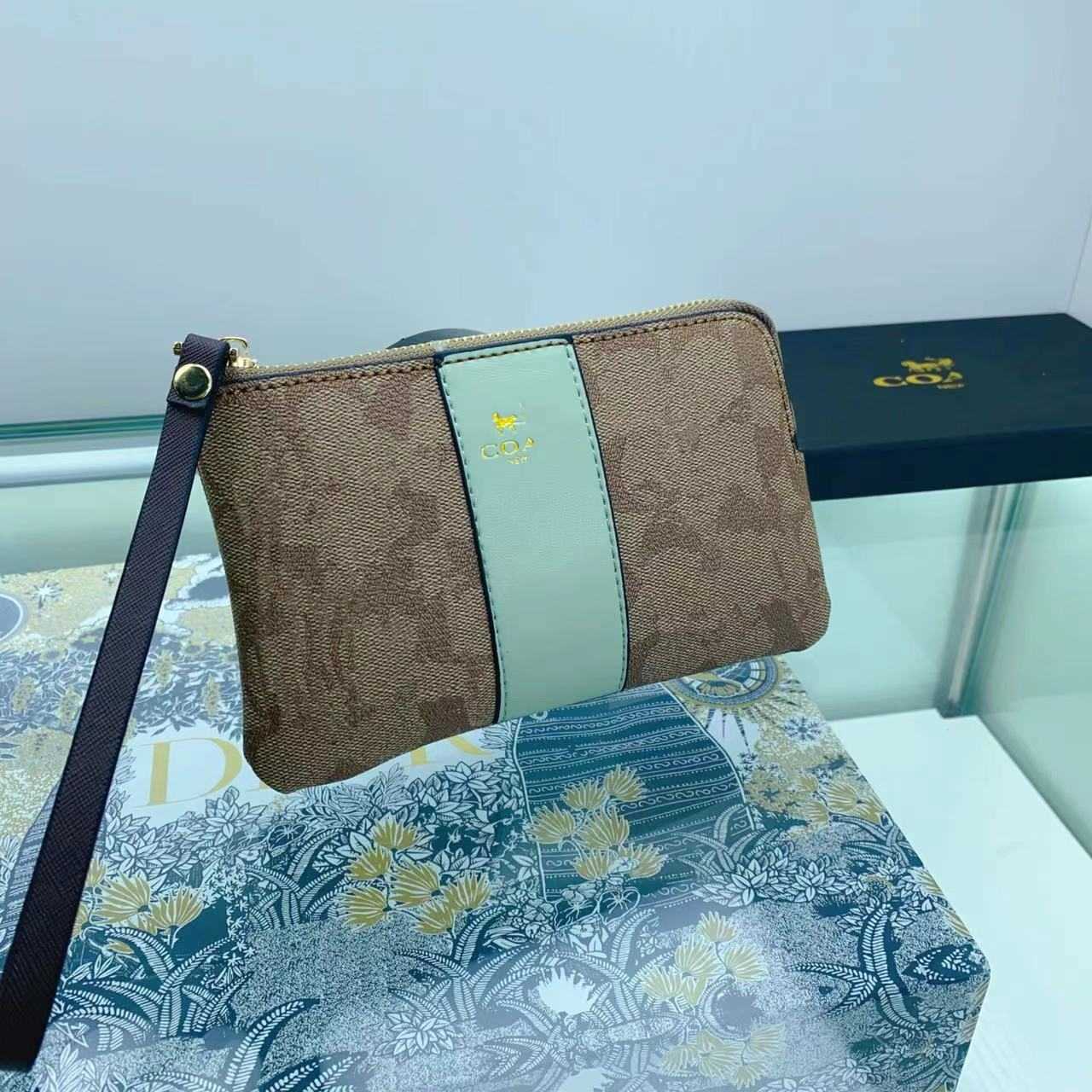 Monederos 90% de descuento 2023 Nueva cartera para mujer con flor de camelia, bolso, caja de salida, artículos de lujo