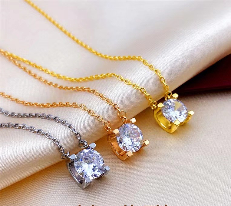 Bijoux de créateurs Classic Diamond, collier pendentif en diamant en or avec collier de haute qualité.