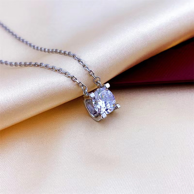 Bijoux de créateurs Classic Diamond, collier pendentif en diamant en or avec collier de haute qualité.