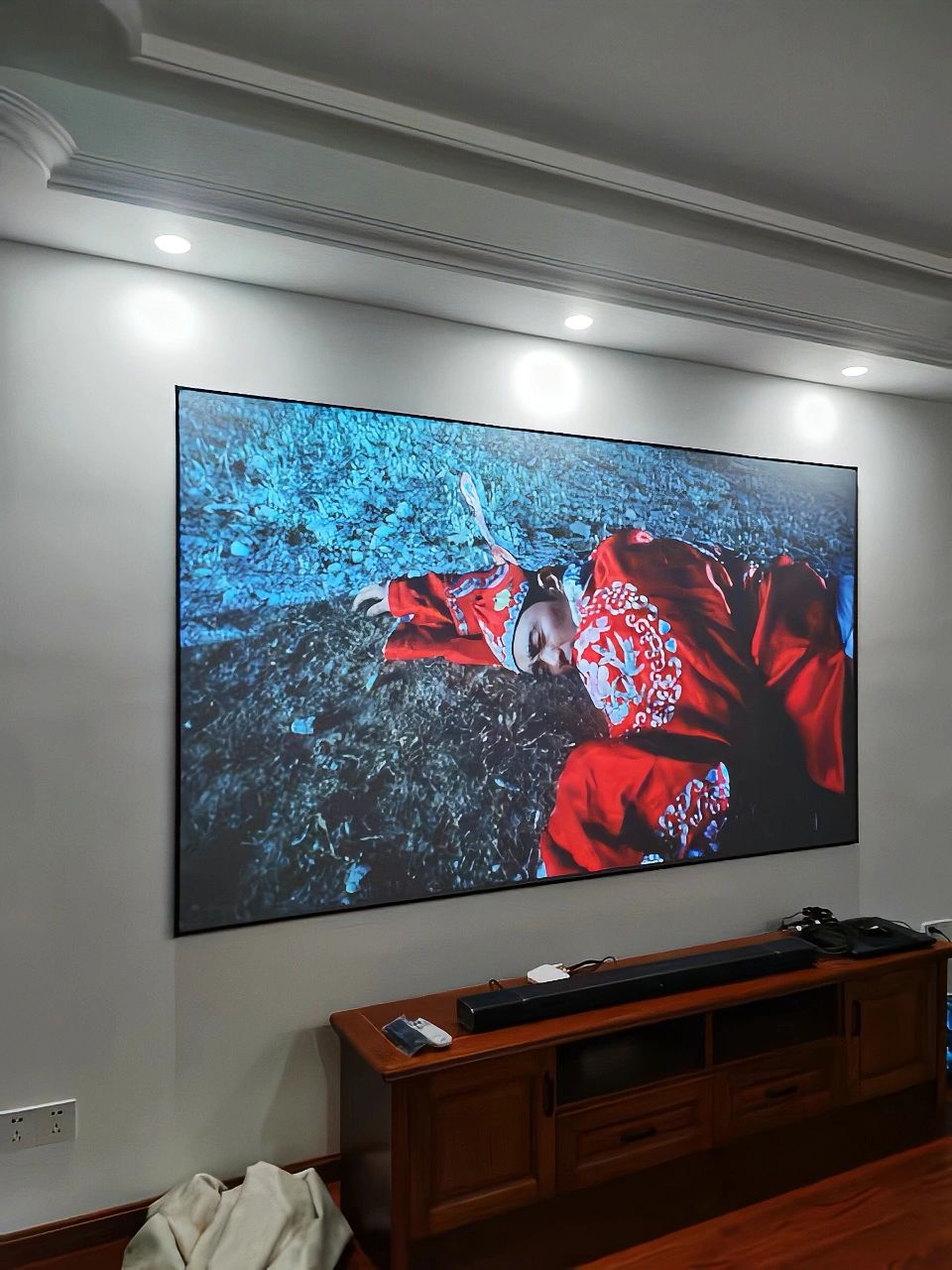 Hot Grey Crystal ALR Projector Screen Nano Metal Ambient Light Rejecting 92 Inch Fixed Frame 1CM Ultra Narrow Bezel CLR 4K 8K Projection