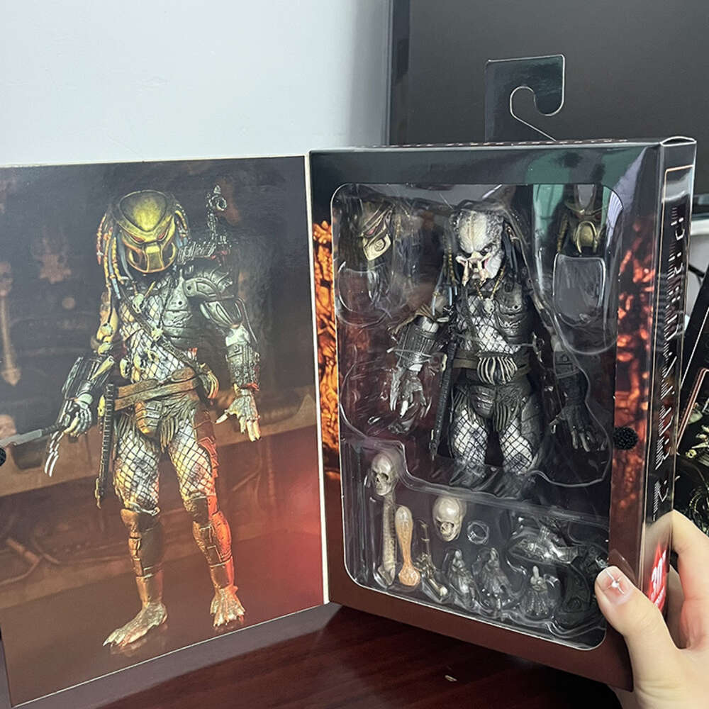 Costumi mascotte Originale Neca Ultimate Elder Predator Action Figure Modello Giocattoli Joint Mobile Horror Doll Regalo di Natale i bambini