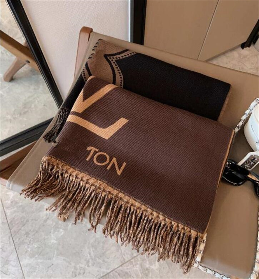 2024 Nuova tendenza GGS GGS All-matching Scarf Explosion Chanelity Scarpes Cashmere Shawl Scialgola addensata dimensione ispessita 200 volte 70 cm Colori