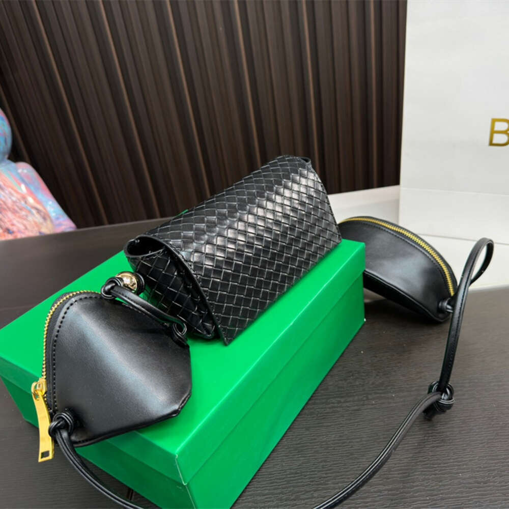 Bottegaas Classic Lady Wallet Purses Women Designer 2023 Bag Chest Small Mens Luxury Shoulder Cassette Crossbdoy Purse Soft Venetas Composite Leather 3-In-One Abb8