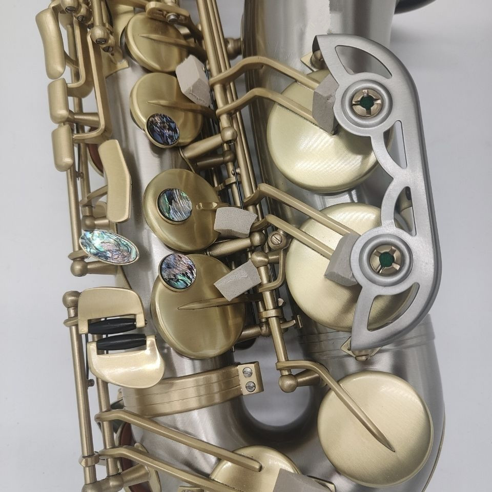 Ny stilmodell altsaxofon instrument vit mässingsprocess dubbel rib armering droppe e-tune abalone knapp saxofon träblåsinstrument