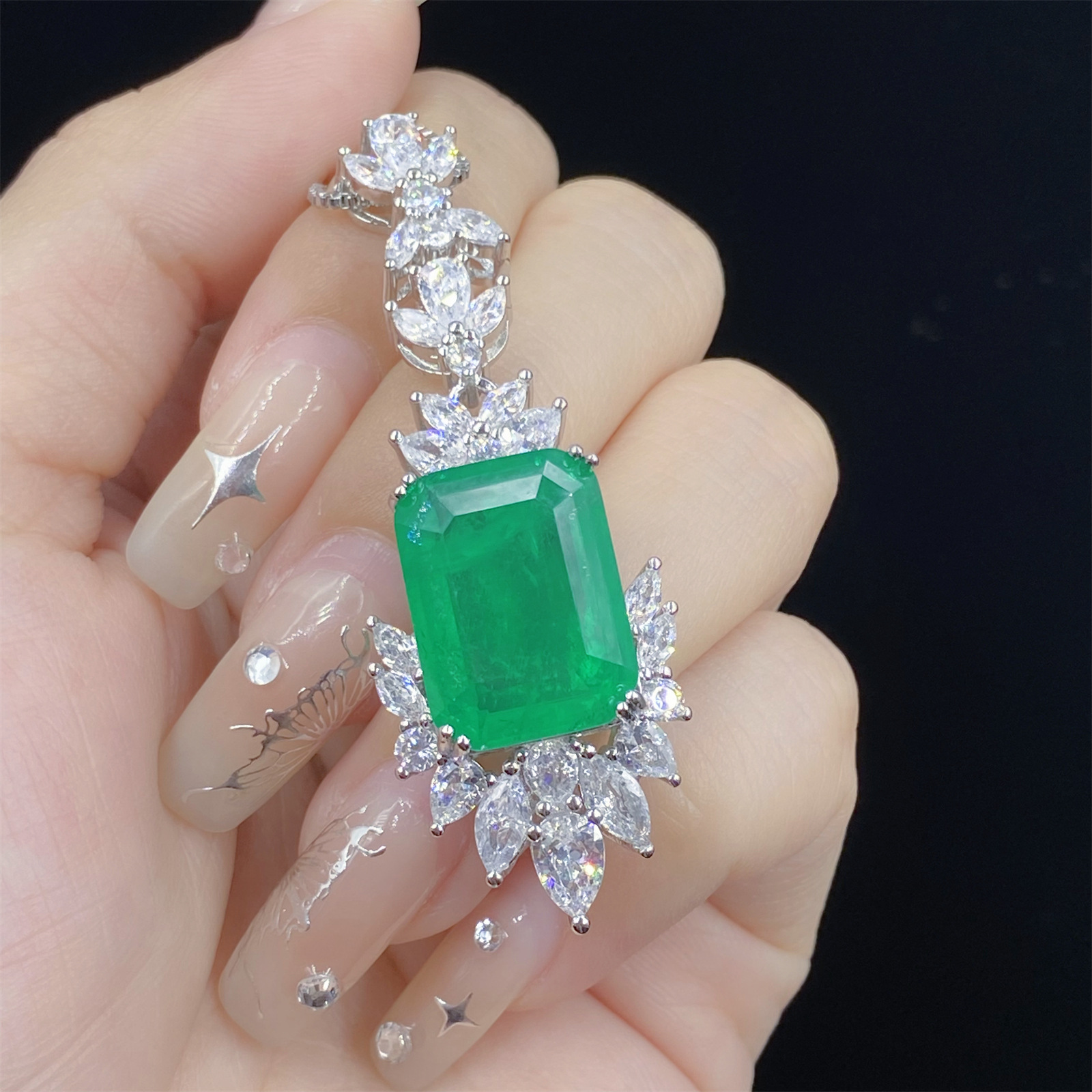 Kvinnans smycken Set Imitation Emerald Green Crystal Zircon Diamond Ring Pendant Halsbandörhängen Studs Party Jewelry Birthday Present