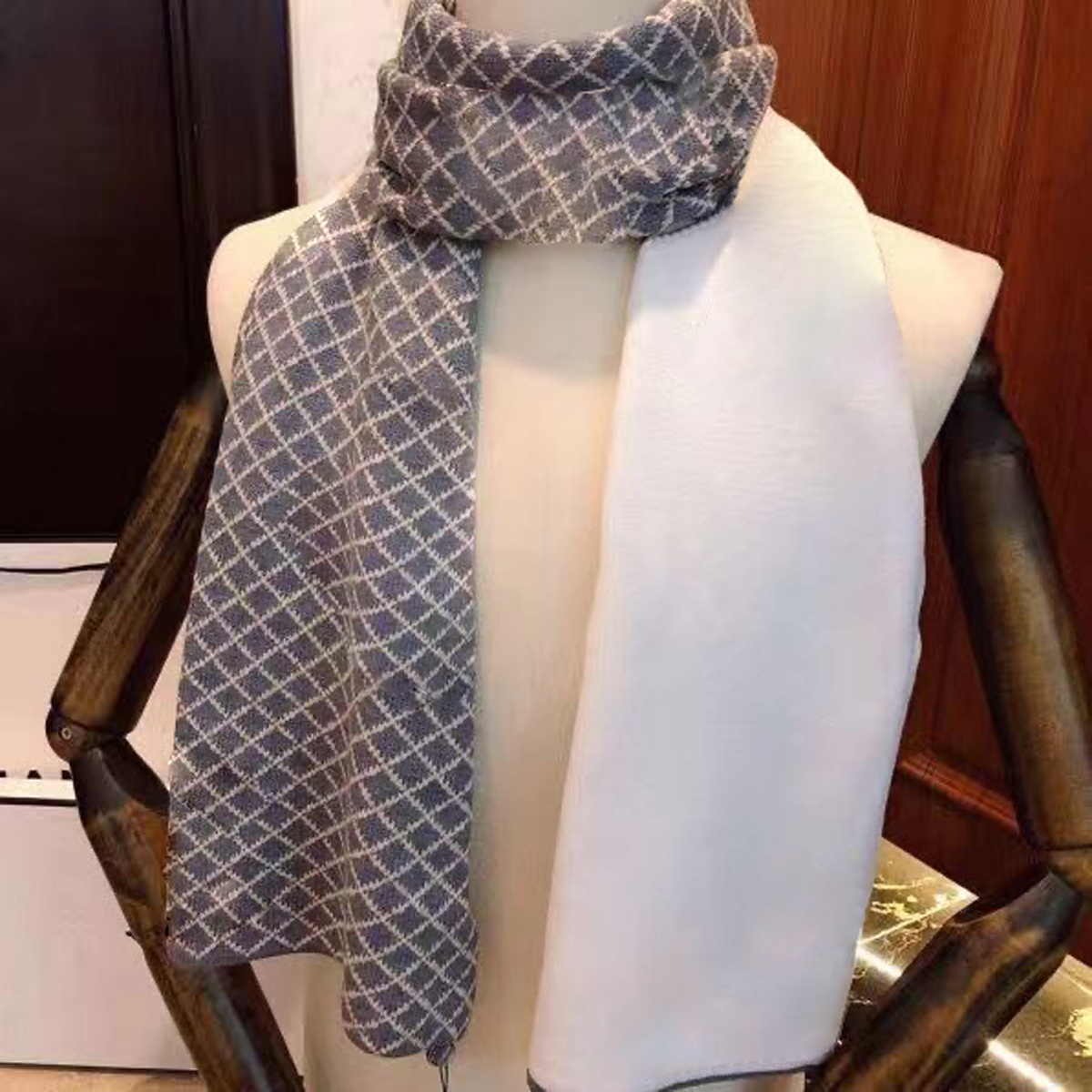 Sciarpe di cashmere da donna firmate Sciarpa stampata a lettera intera Soft Touch Involucri caldi con etichette Scialli lunghi autunno inverno i sono opzionali