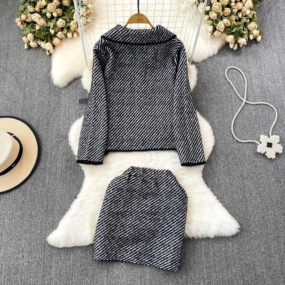 Tvådelt klänning Runway Women Autumn Set Female Black Stripe Tweed Jackrock Mini Kjoldräkt Lady Chic Two Piece Classic Outfits 2024