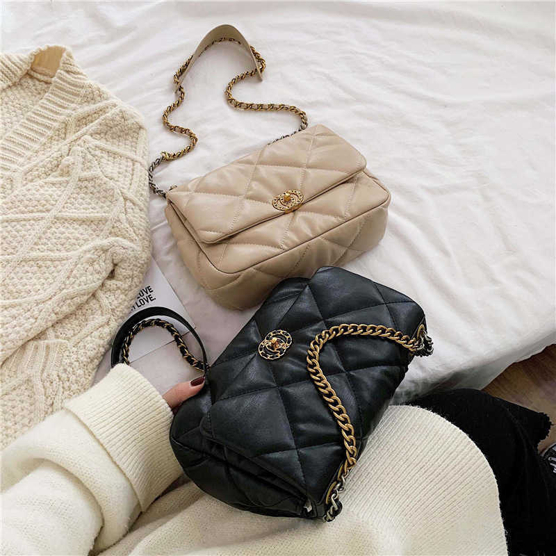 Designer Womens Handbag Autumn and Winter Textured Liten doftande vind för kvinnor Nytt mode mångsidigt mjukt crossbody med västerländsk charmkedja