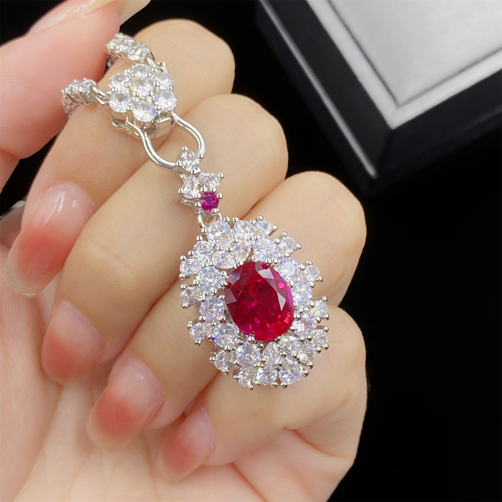 Dames Bruiloft Sieraden Set Imitatie Robijnrood Kristal Zirkoon Diamant Open Ring Hanger Ketting Oorbellen Studs Vriendin Nieuwjaar Feest Verjaardagscadeau