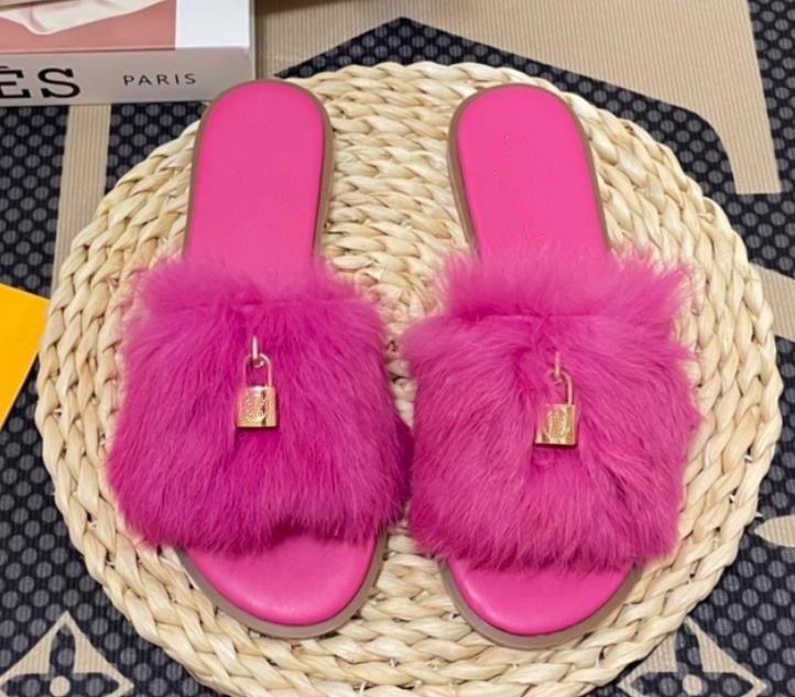 Luxe sandalen wollen harige slipper designer slides leer klassieke damessandaal zomer winter platte schoenen mode strand damesslippers letter