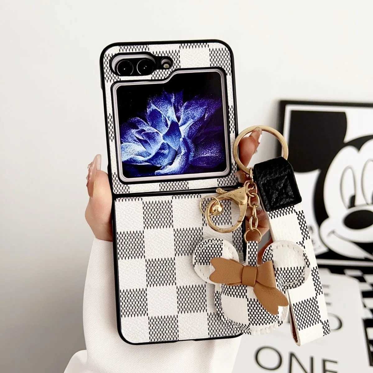 علبة الهاتف الخلوي Plaid Pu Leather Phone لـ Samsung Galaxy Z Flip 5 4 3 غطاء خلفي واقعي لـ ZFLIP3 ZFLIP4 ZFLIP5 Case Shelll2310/16