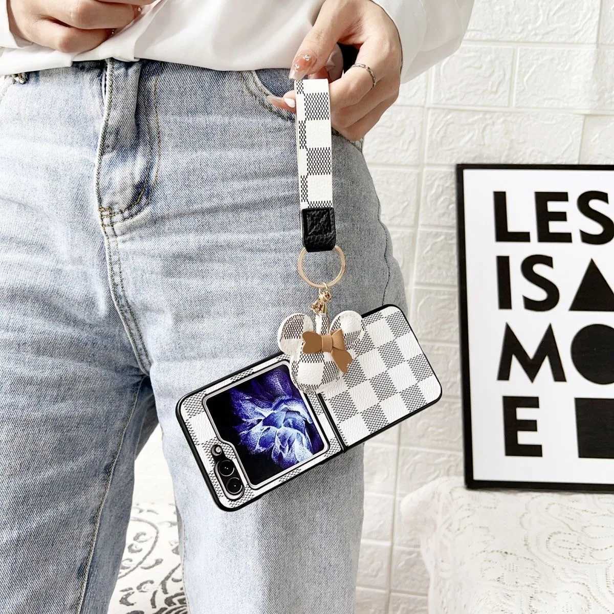 علبة الهاتف الخلوي Plaid Pu Leather Phone لـ Samsung Galaxy Z Flip 5 4 3 غطاء خلفي واقعي لـ ZFLIP3 ZFLIP4 ZFLIP5 Case Shelll2310/16