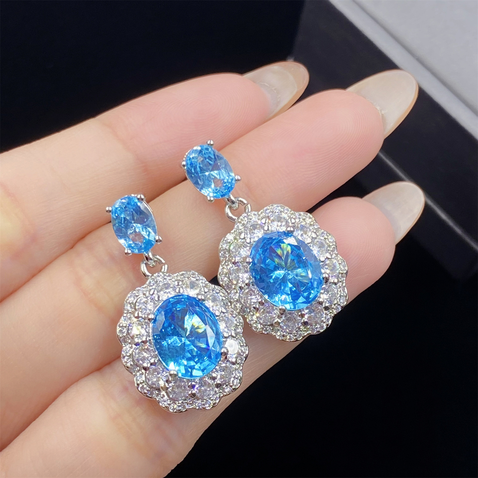 Conjunto de joyería de boda para mujer, circón de cristal azul cielo hueco, anillo abierto de diamante, colgante, collar, pendientes, tachuelas, regalo de cumpleaños para fiesta de novia