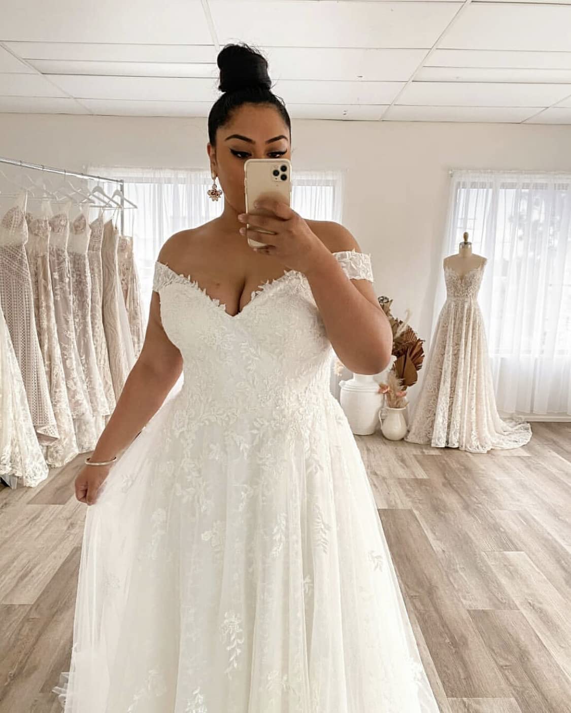 Robe de mariée grande taille pour femme, col en V, avec des appliques en dentelle, robe de mariée