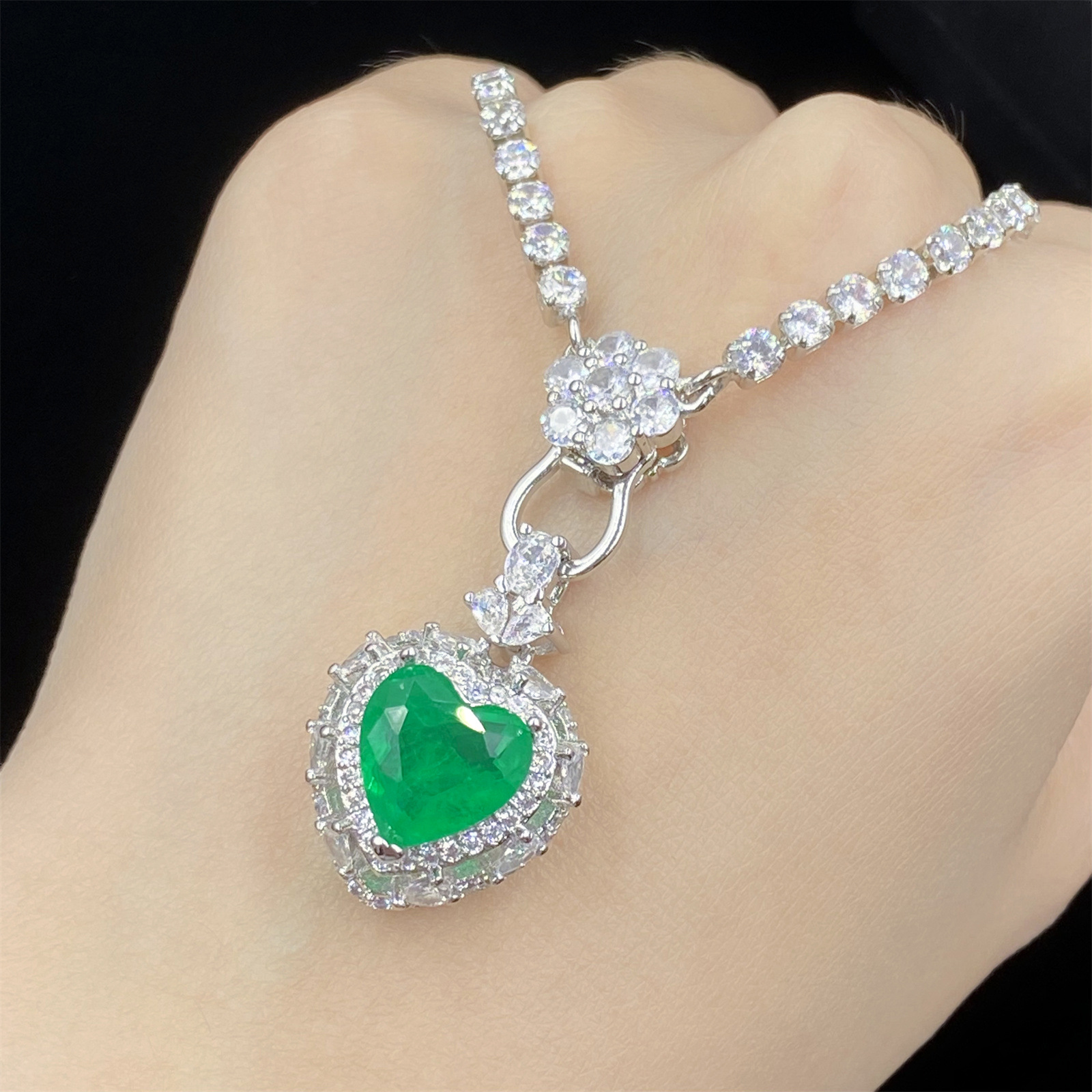 Mulheres jóias em forma de coração imitação esmeralda turmalina verde cristal pingente zircon diamante colar namorada festa presente de aniversário