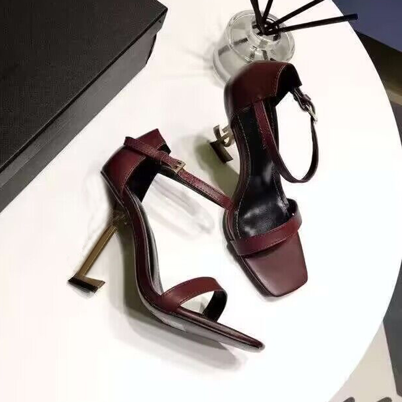 Tasarımcı Kadın Sandalet Partisi Moda Sandal Perçin Dans Ayakkabı Seksi Topuklu Süper 11cm Lady Düğün Metal Kemer Tokası Yüksek Topuk Kadın Ayakkabı Boyutu 34-40-41 US4-US10