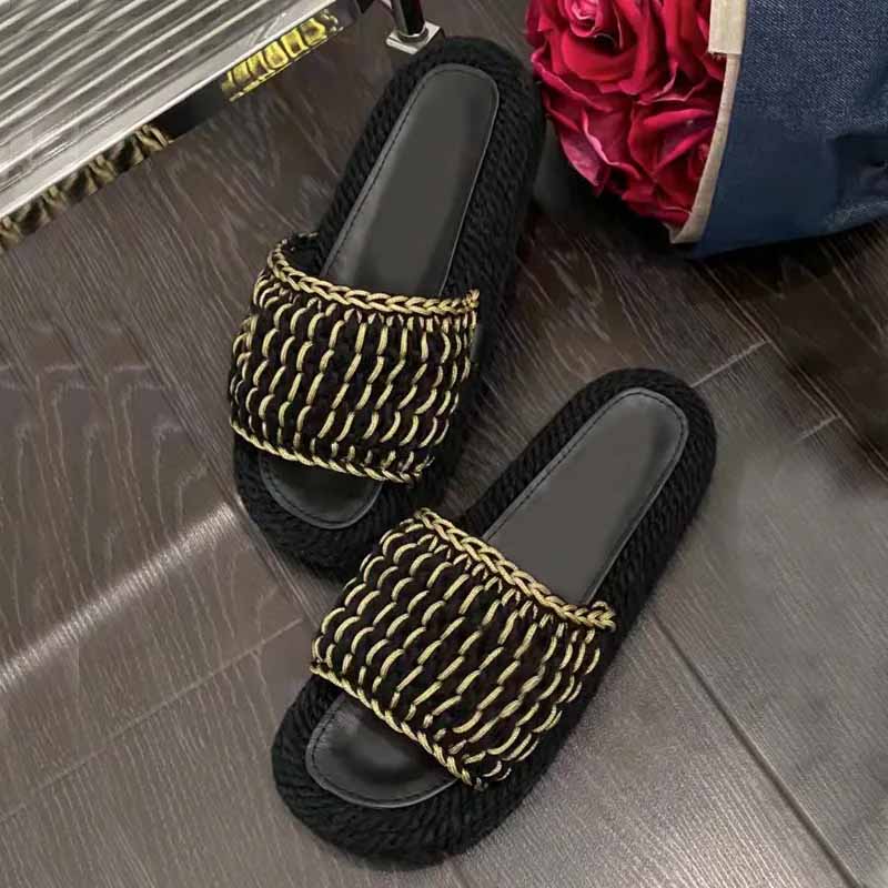 Designer Summer Beach Slippers Fashion Loafers Lazy Platform Flops Leather Letters Lady Cartoon Slides Women Shoes Metal Ladies Sandaler Storlek 35-41 US4-US10 med låda