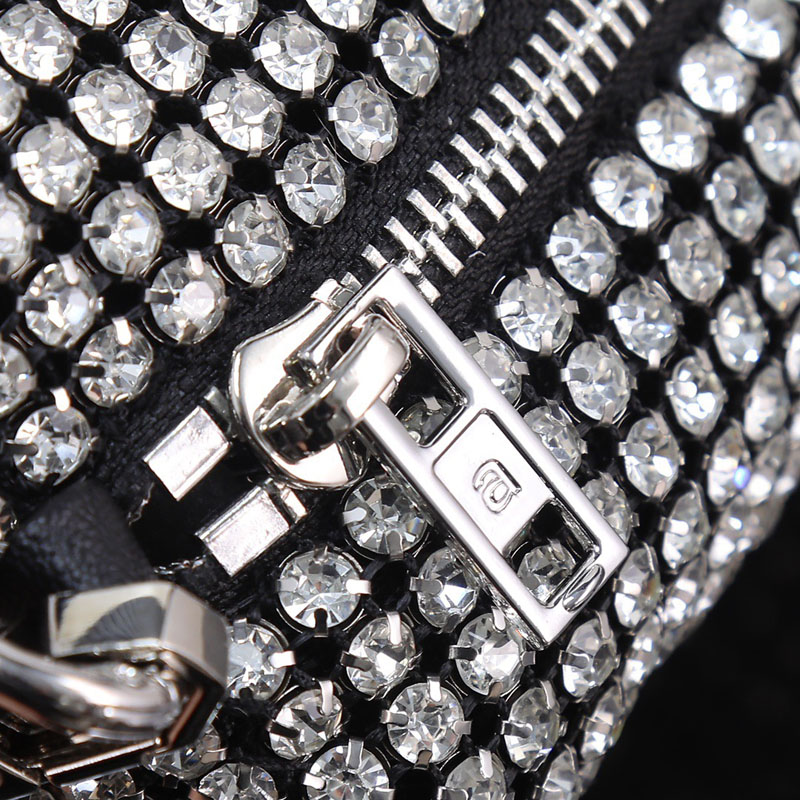Mini designer axelväska blingbling lyx underarm väska kvinnor mode crossbody väskor retro känner form diamanter