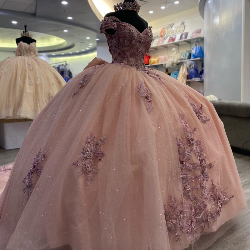 Abito da ballo rosa lucido con scollo a cuore Abito Quinceanera in tulle con applicazioni di perline Fiori con fiocco sulla spalla Dolce 15 16 Festa di compleanno Forma