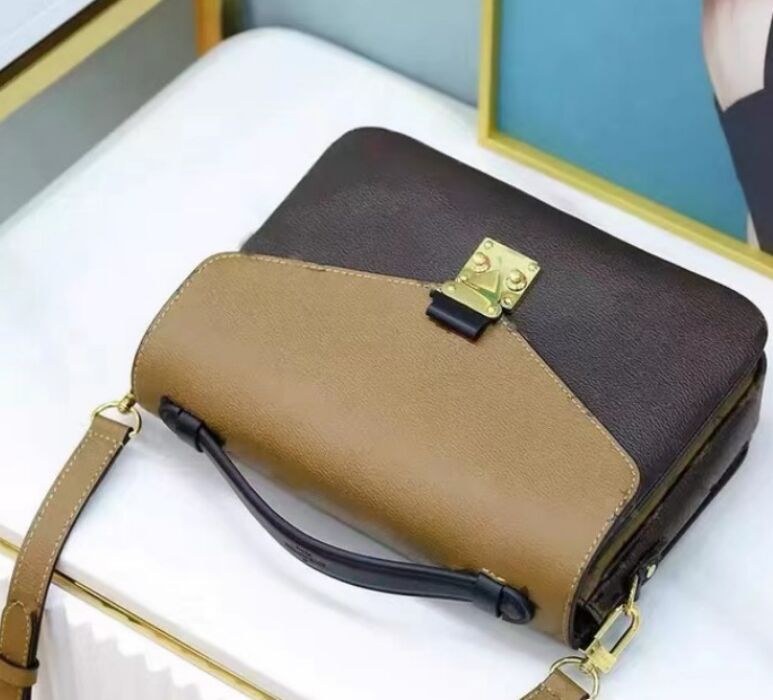 Mini oferta de liquidación, bolso sólido hecho de cuero genuino, bolso cuadrado para niñas