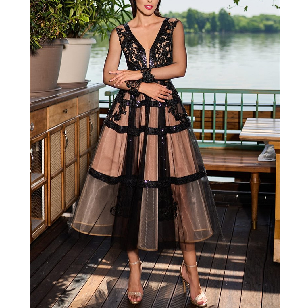 Abiti da ballo con spacco laterale nero sexy con scollo a V Maniche lunghe Senza schienale A-Line Abiti da festa Boho con applicazioni in pizzo Abiti da sposa