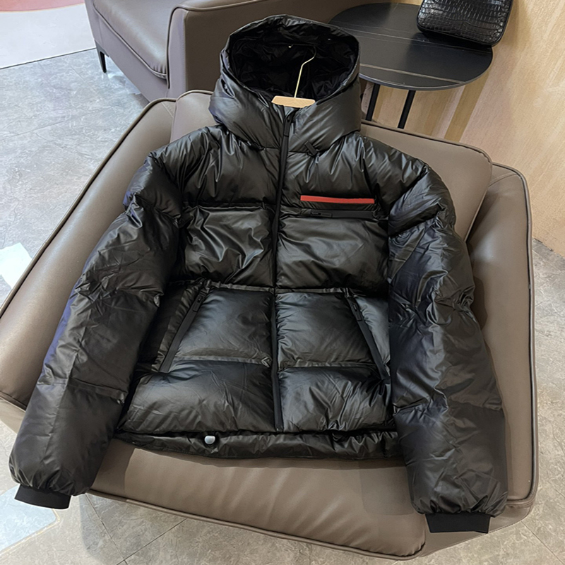 Hiver Hommes Down Designer Down Veste Mode À Capuchon Rouge Logo Imprimé Nylon Tissu Imperméable Épaissi Hommes Manteau Chaleur Extérieure Coupe-Vent Casual Down Man Top